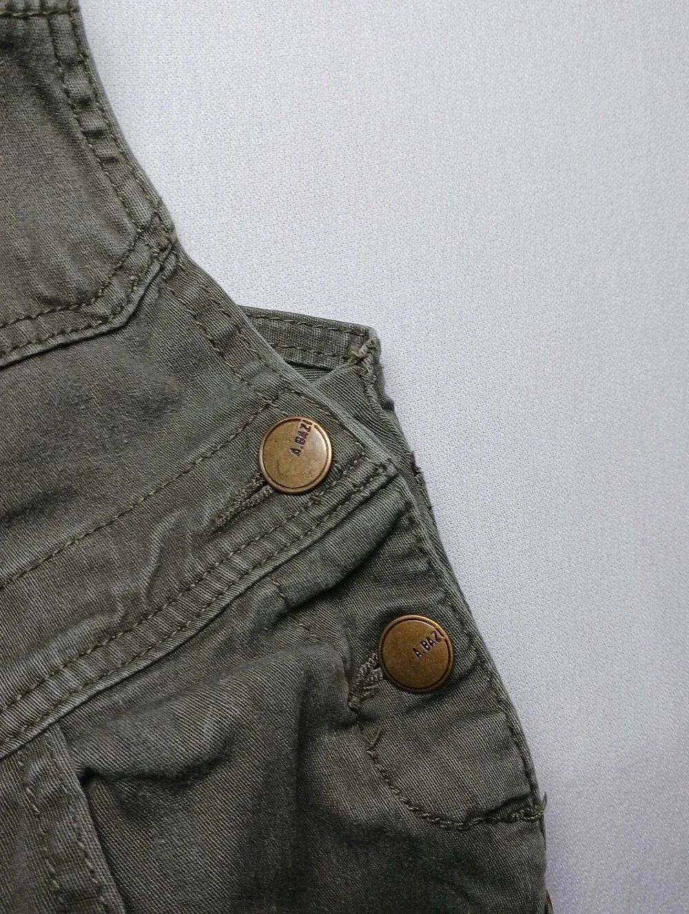 American Bazi casual olive